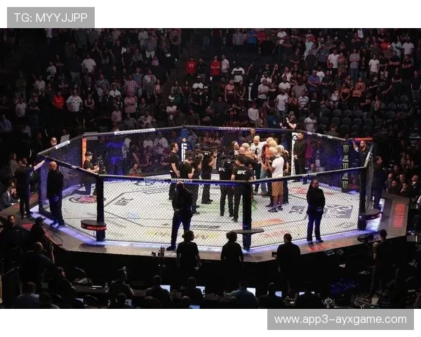 UFC赛场惊魂:选手脚踝扭伤震撼瞬间揭秘 UFC赛场惊魂:选手脚踝扭伤震撼瞬间揭秘