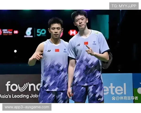 国羽男双配合默契，轻松获胜进入决赛